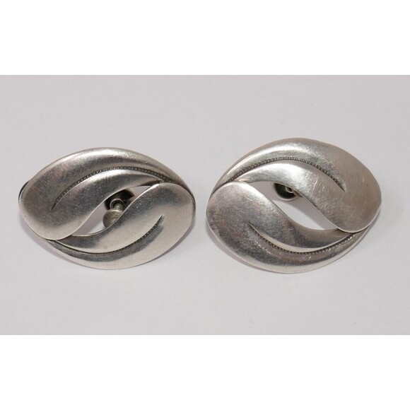 Beau Sterling Silver Oval Screw Back Earrings - Picture 2 of 6